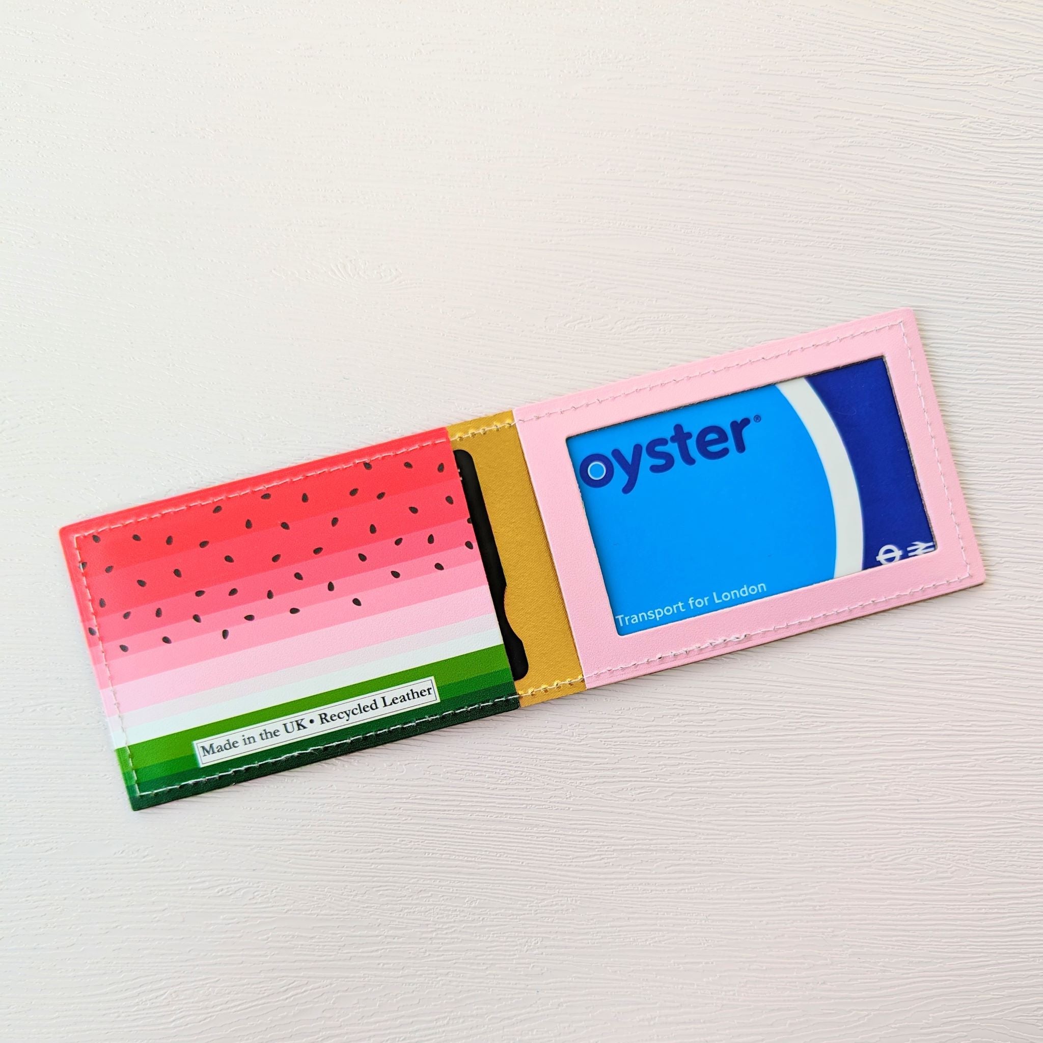 oyster card sleeve Prestbury Holder :: Card Holders :: Replay Promotions IDs or bank cards organised Compact and lightweight fits perfectly in your pocket or bag Bold green finish with a charming Paddington print for everyday joy Did you know Hibate Genuine Leather Oyster Card